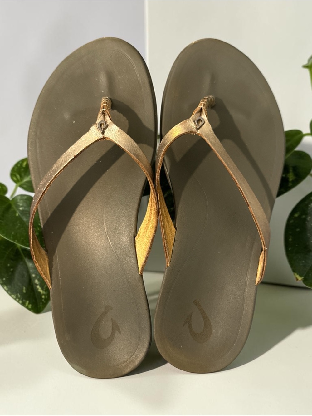 OluKai Lalahi Copper Lava Rock Flip Flop 7